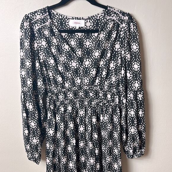 NEW Xirena Anabella black white mosaic print smocked waist dress in Octave Night - Picture 5 of 15